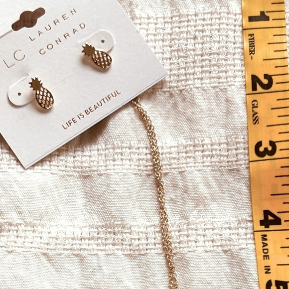 NEW! Pineapple Pierced Gold Earrings Stud - Picture 4 of 5